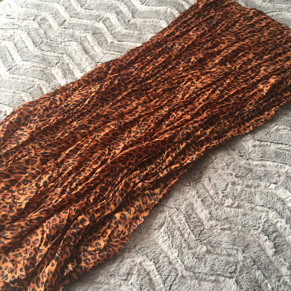 Leopard Scarf - Picture 2 of 2